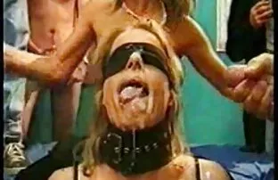 सेक्सी पोर्न रूसी काले बाल वाली masturbates बालों वाली सेक्सी वीडियो फिल्म देखने की चूत और fucks खुद बैठे पर एक ट्रंक