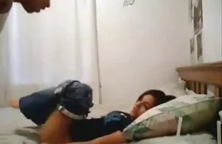 सेक्सी पोर्न रूसी हिंदी में सेक्सी बीएफ फिल्म आदमी एक युवा लड़की के लिए बिस्तर में चढ़ गए और एक धमाके की व्यवस्था