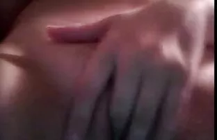 सेक्सी पोर्न रसदार वीडियो फिल्म सेक्सी फिल्म Mulatka caresses एक मोटी गांड