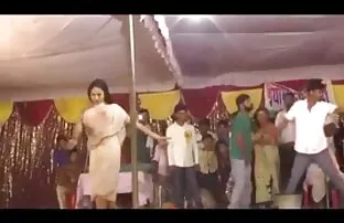 सेक्सी पोर्न आदमी fucks एक युवा सौंदर्य अश्लील दिखा रानी सेक्स फिल्म रहा है उसे उनके छेद